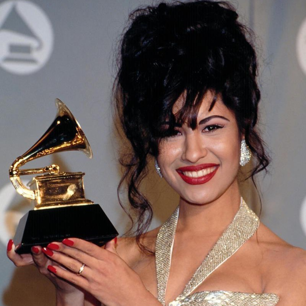 Selena: Η «βασίλισσα της Tejano» που δολοφονήθηκε στα 23 της από την πρόεδρο του fan club της
