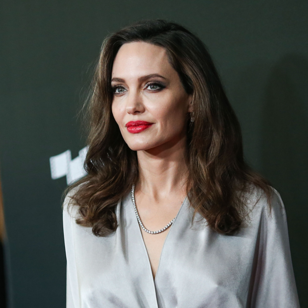 Angelina Jolie: Όλα τα μυστικά ομορφιάς που ακολουθεί πιστά