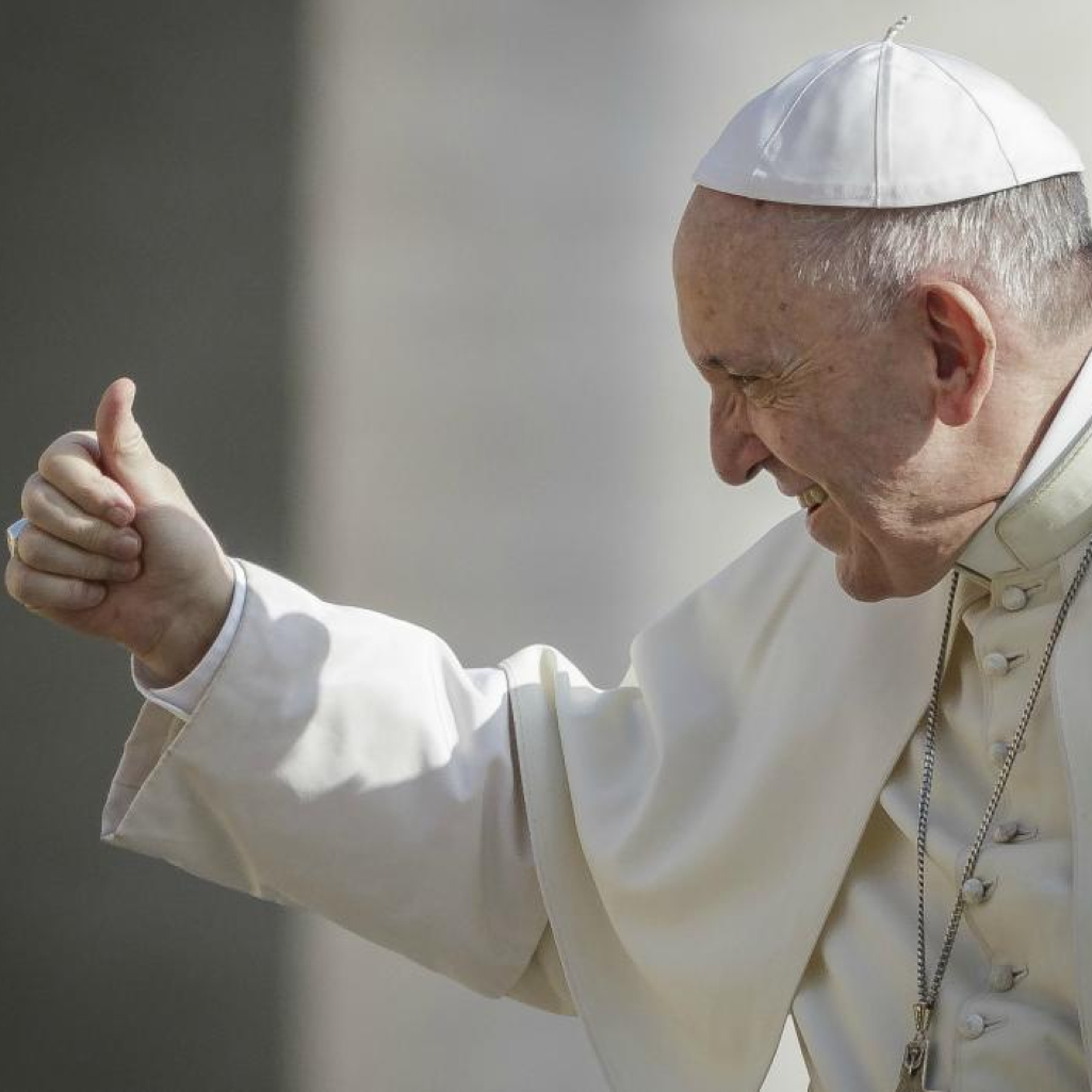 Βατικανό: «Η Καθολική Εκκλησία δεν θα ευλογήσει τα ομόφυλα ζευγάρια»