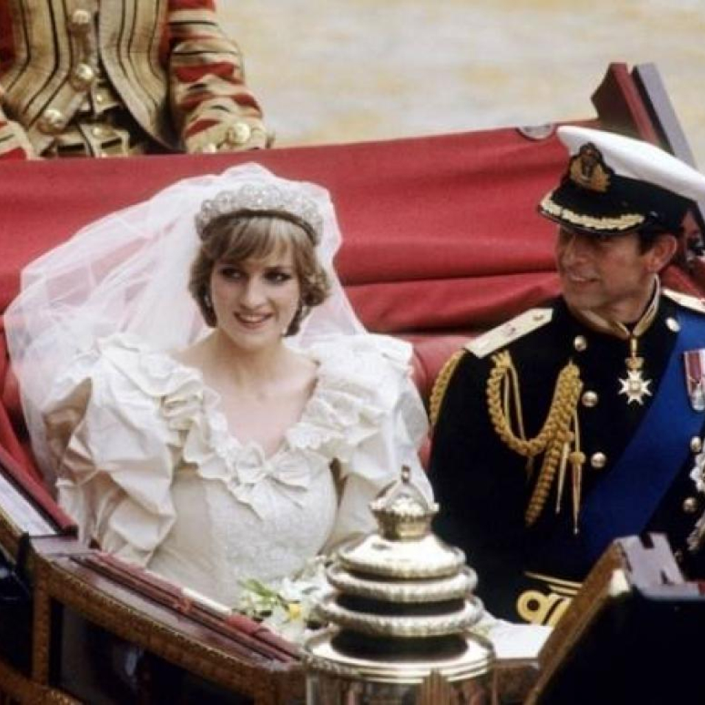 Πριγκίπισσα Diana: Οι γιοι της παραχώρησαν το iconic νυφικό της στη νέα έκθεση του Kensington Palace