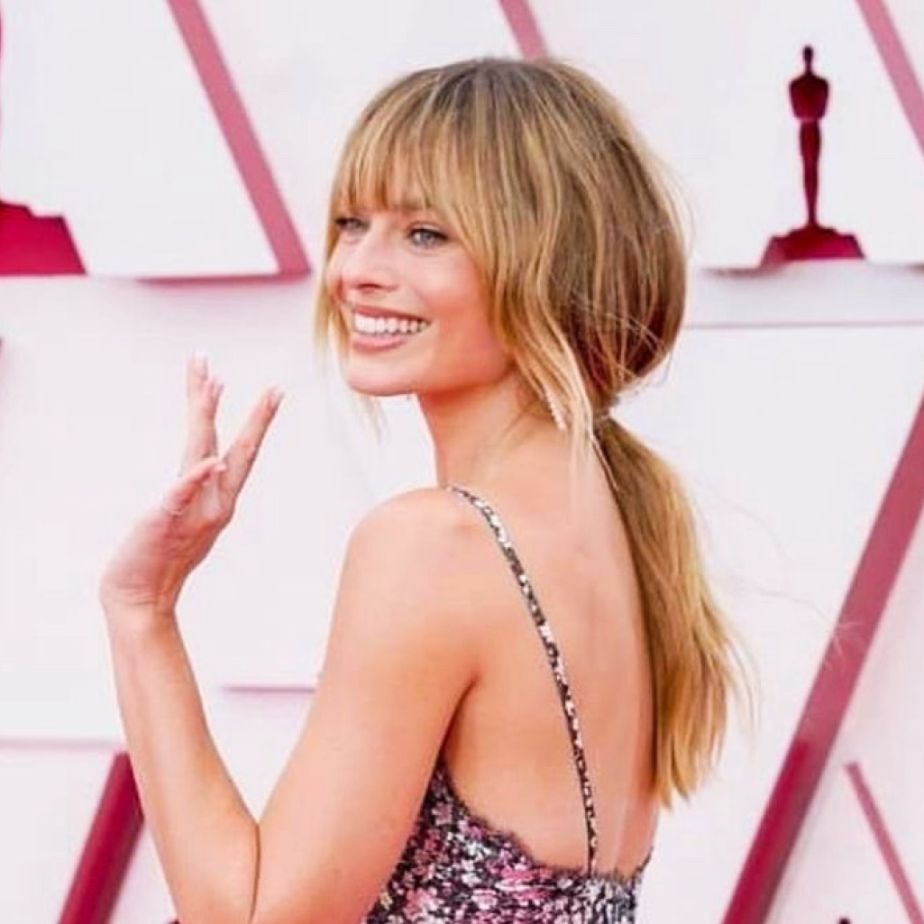 Margot Robbie: Το εντυπωσιακό χτένισμα στα Oscars μας υπενθύμισε ότι είναι το απόλυτο hair icon