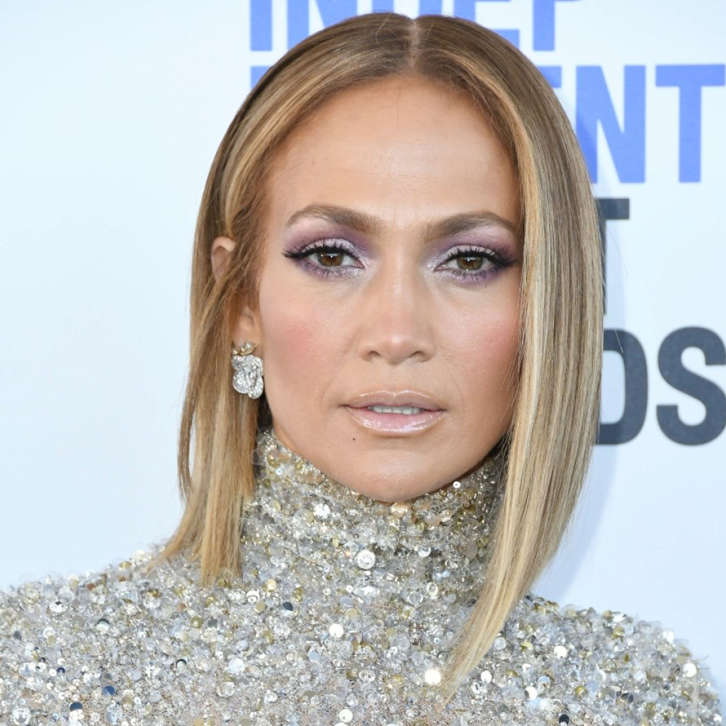 Jennifer Lopez: H εμφάνισή της χωρίς το δαχτυλίδι αρραβώνα που ενισχύει τις φήμες περί οριστικού χωρισμού