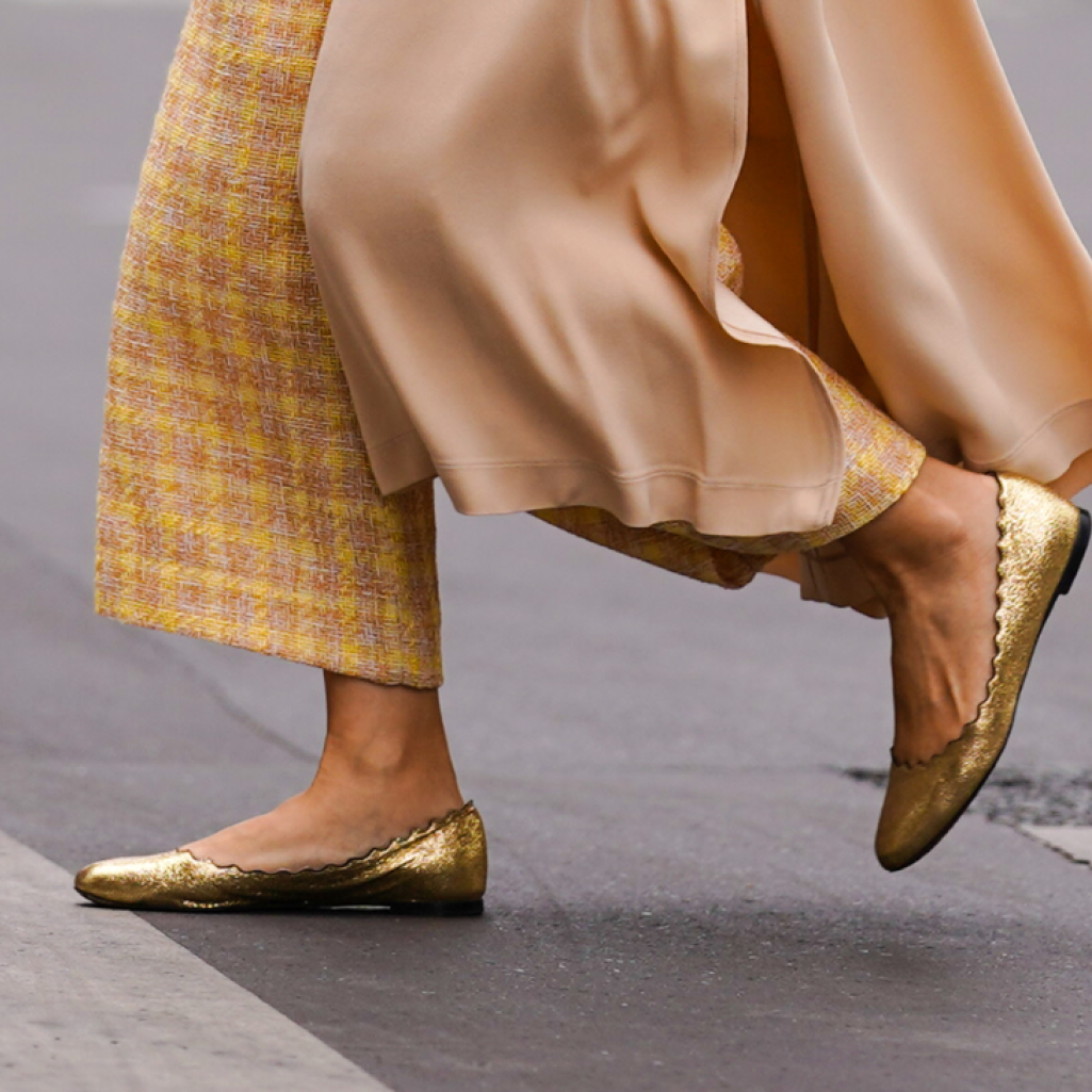 Oι ωραιότερες μπαλαρίνες: To μίνιμαλ και θηλυκό παπούτσι που χρειάζεστε για τα ανοιξιάτικα looks