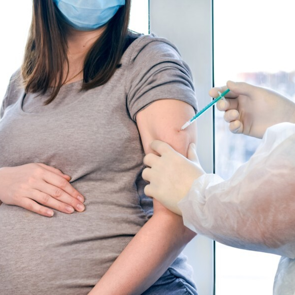 Ένας χρόνος πανδημίας Covid-19: Πόσο ασφαλές είναι το εμβόλιο στην εγκυμοσύνη; 