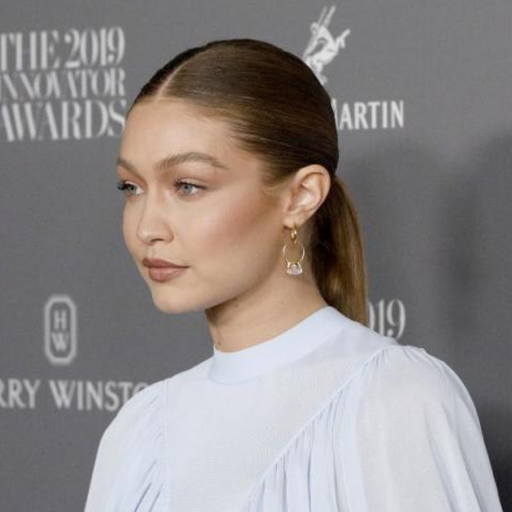 Gigi Hadid: Η νέα ανοιξιάτικη φωτογραφία με την 7 μηνών κορούλα της