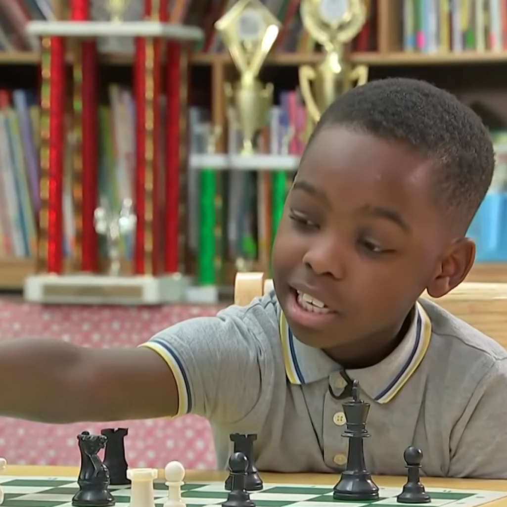 Η ιστορία του 10χρονου πρόσφυγα που από άστεγος κατάφερε να γίνει Master στο σκάκι
