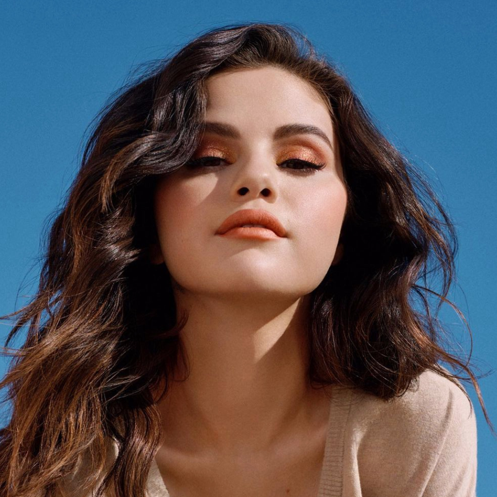 Selena Gomez: Υιοθέτησε το απόλυτο manicure της σεζόν εμπνευσμένο από τον οίκο Louboutin