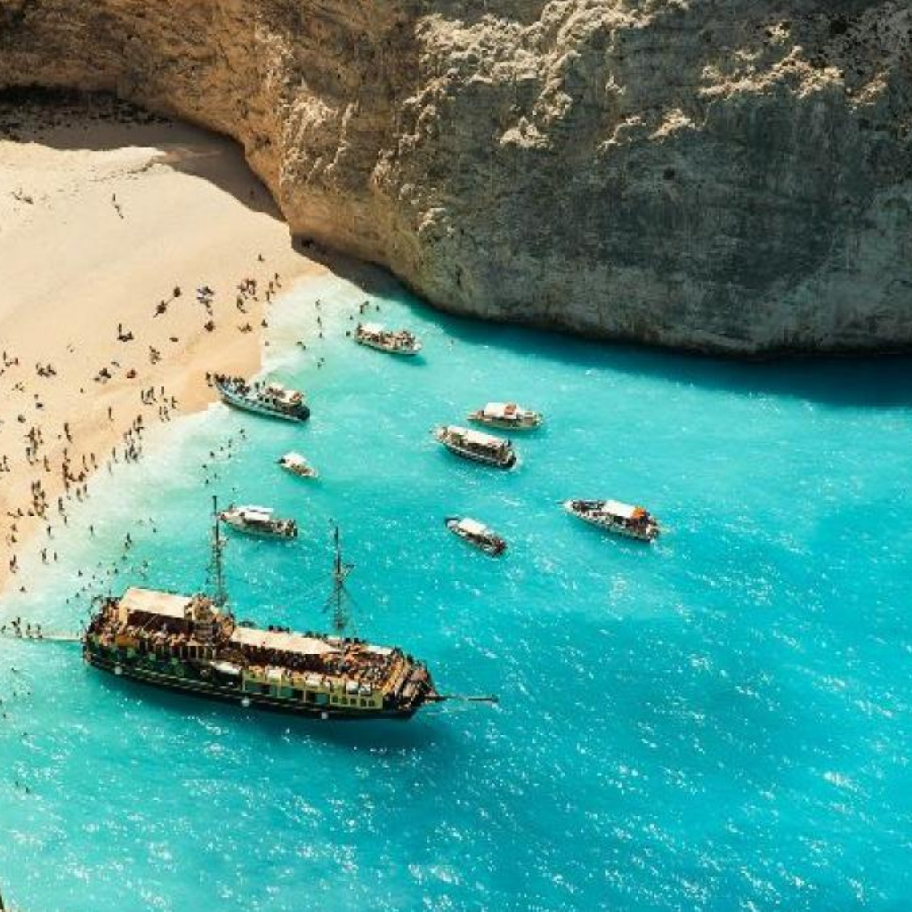 Travel+Leisure: Μία ελληνική παραλία στις 10 ωραιότερες λευκές αμμουδιές του κόσμου