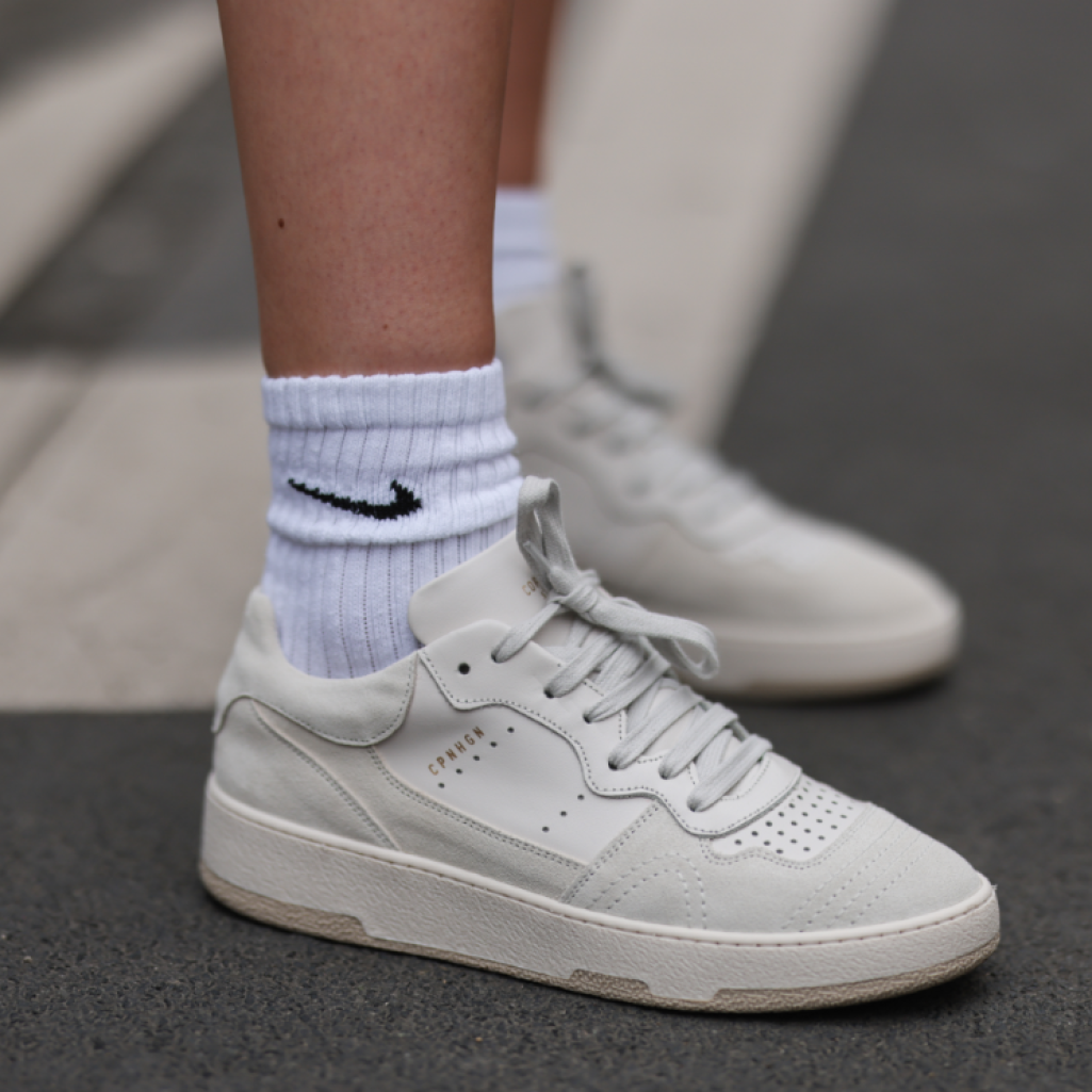 Τα 6 ωραιότερα λευκά sneakers - Κλειδί στην καλοκαιρινή γκαρνταρόμπα