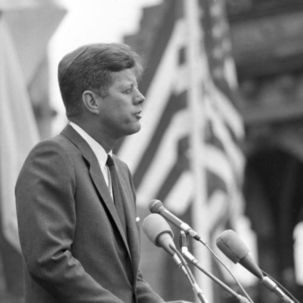 John F. Kennedy: Σε δημοπρασία ερωτικά γράμματά του προς Σουηδέζα αριστοκράτισσα