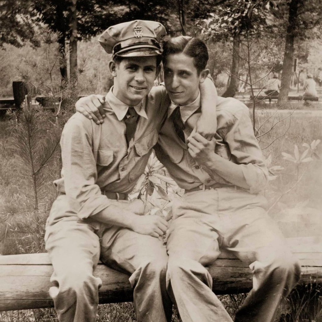 «Loving: A Photographic History of Men in Love, 1850s-1950s»
