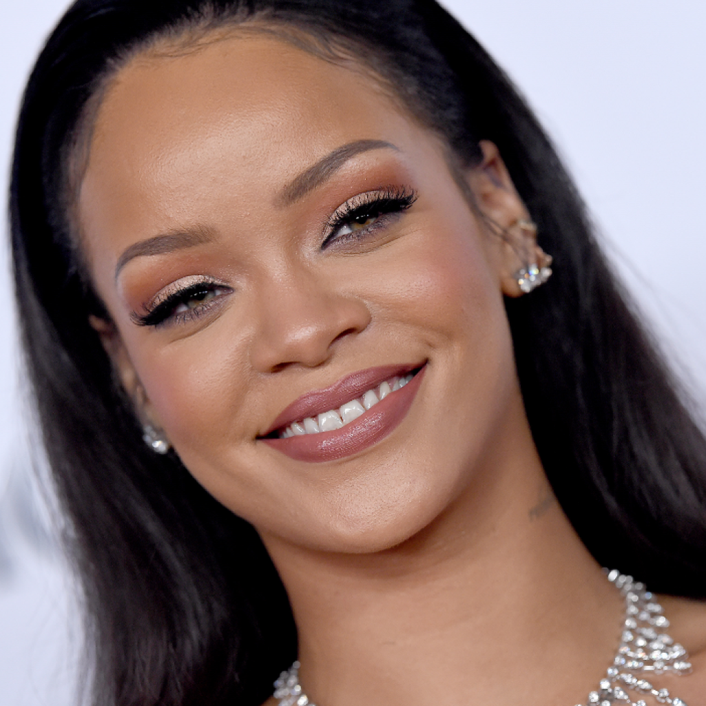 Rihanna: Mε το απόλυτο καλοκαιρινό φόρεμα με σκίσιμο σε δείπνο με τον A$AP Rocky
