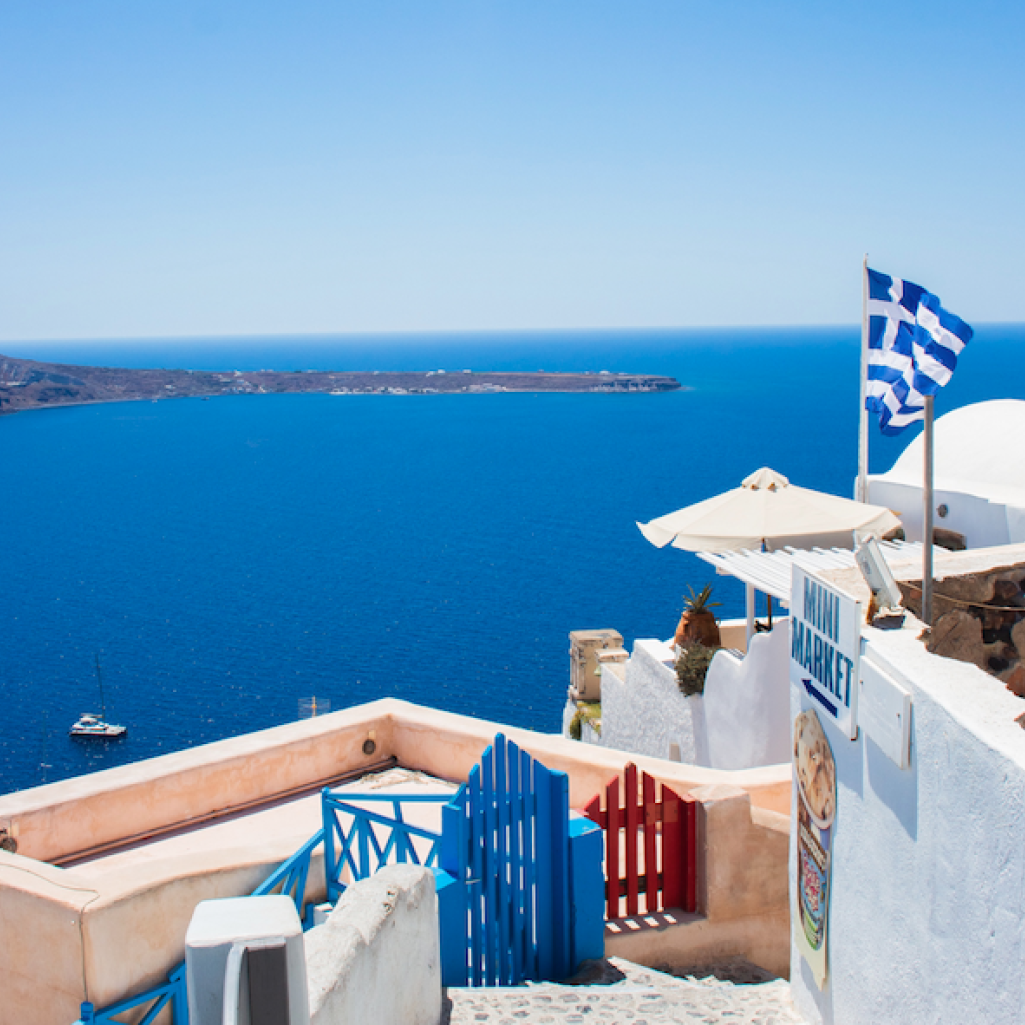 Ωδή στη Μήλο - To BBC μάς ξεναγεί σε ένα από τα πιο μαγευτικά "Covid-free" νησιά της Ελλάδας 