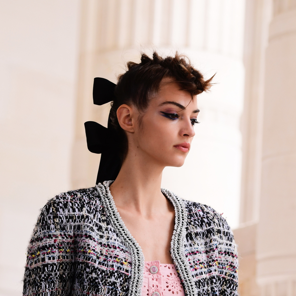Faux hawk: Ο οίκος Chanel λανσάρει το χτένισμα του μέλλοντος στο πιο ανατρεπτικό show