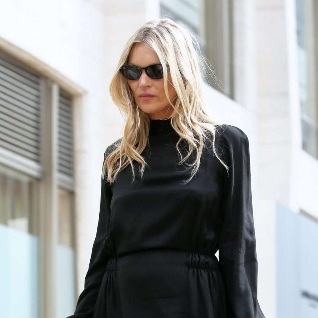 Kate Moss: Φόρεσε το total black όπως μόνο εκείνη ξέρει