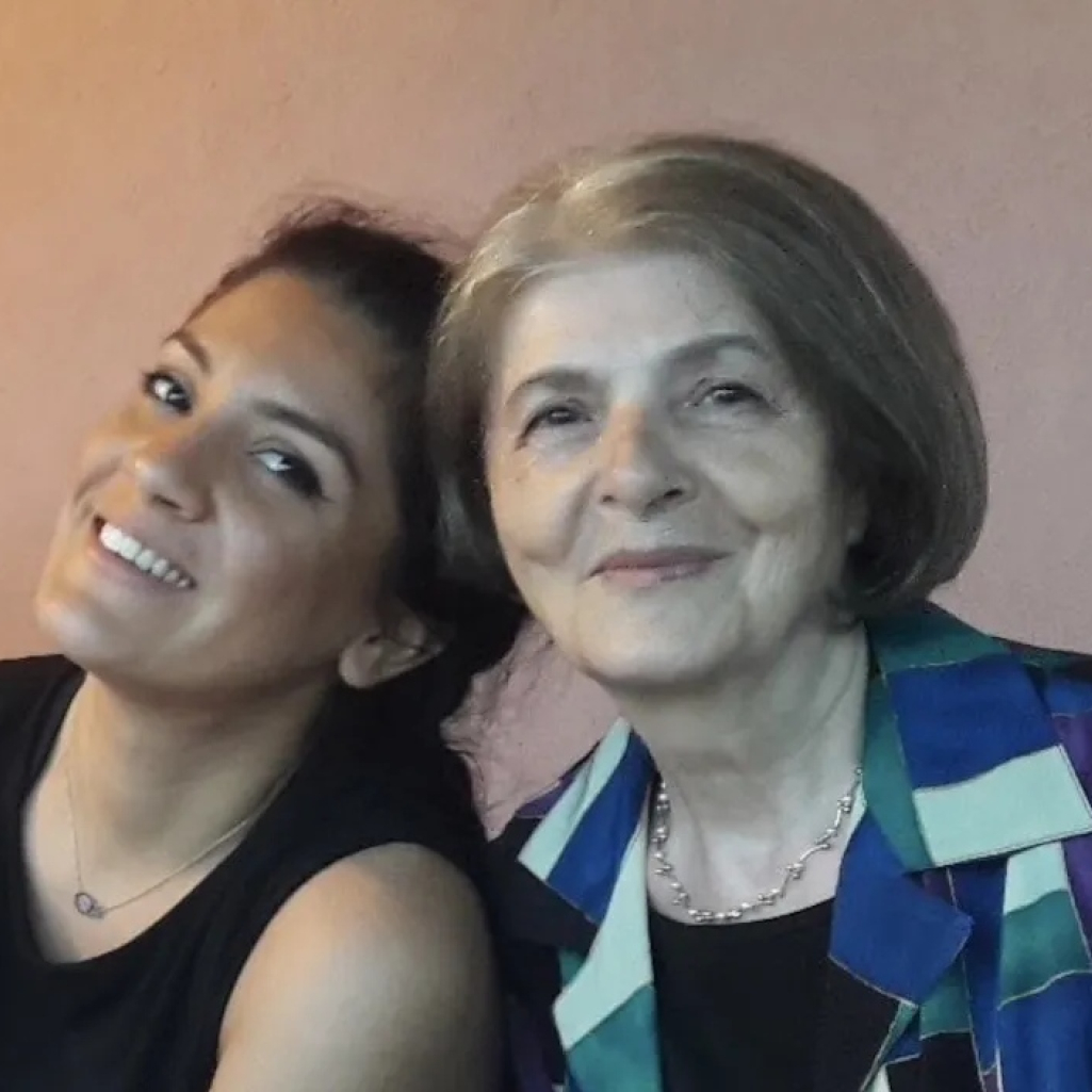 Τα όνειρα δεν έχουν ηλικία: Η ιστορία της Σουλτάνας που στα 76 της, τελείωσε το σχολείο με 19,8