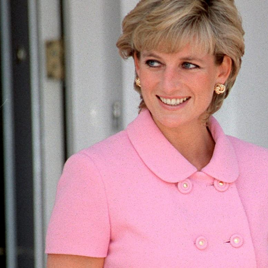 Πρίγκιπας Harry - Πρίγκιπας William: Αποκάλυψαν το άγαλμα με τη μητέρα τους Diana και η εικόνα είναι συγκινητική