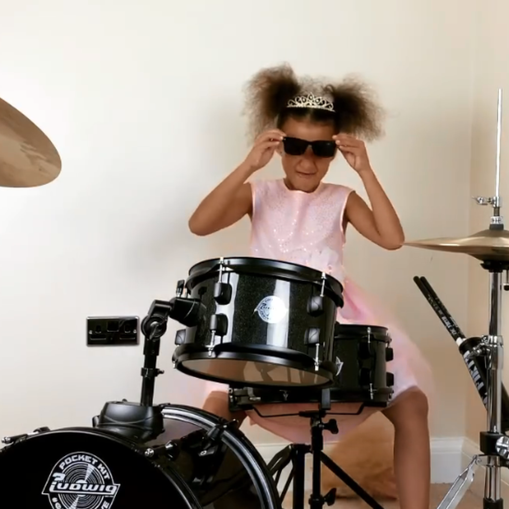 Το όνειρο μιας 11χρονης drummer έγινε πραγματικότητα επάνω στη σκηνή των Foo Fighters