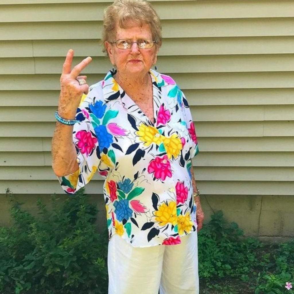 Η τέλεια γιαγιά που στα 91 της έγινε TikToker, δείχνει το ντύσιμό της και θέλει να μείνει single 
