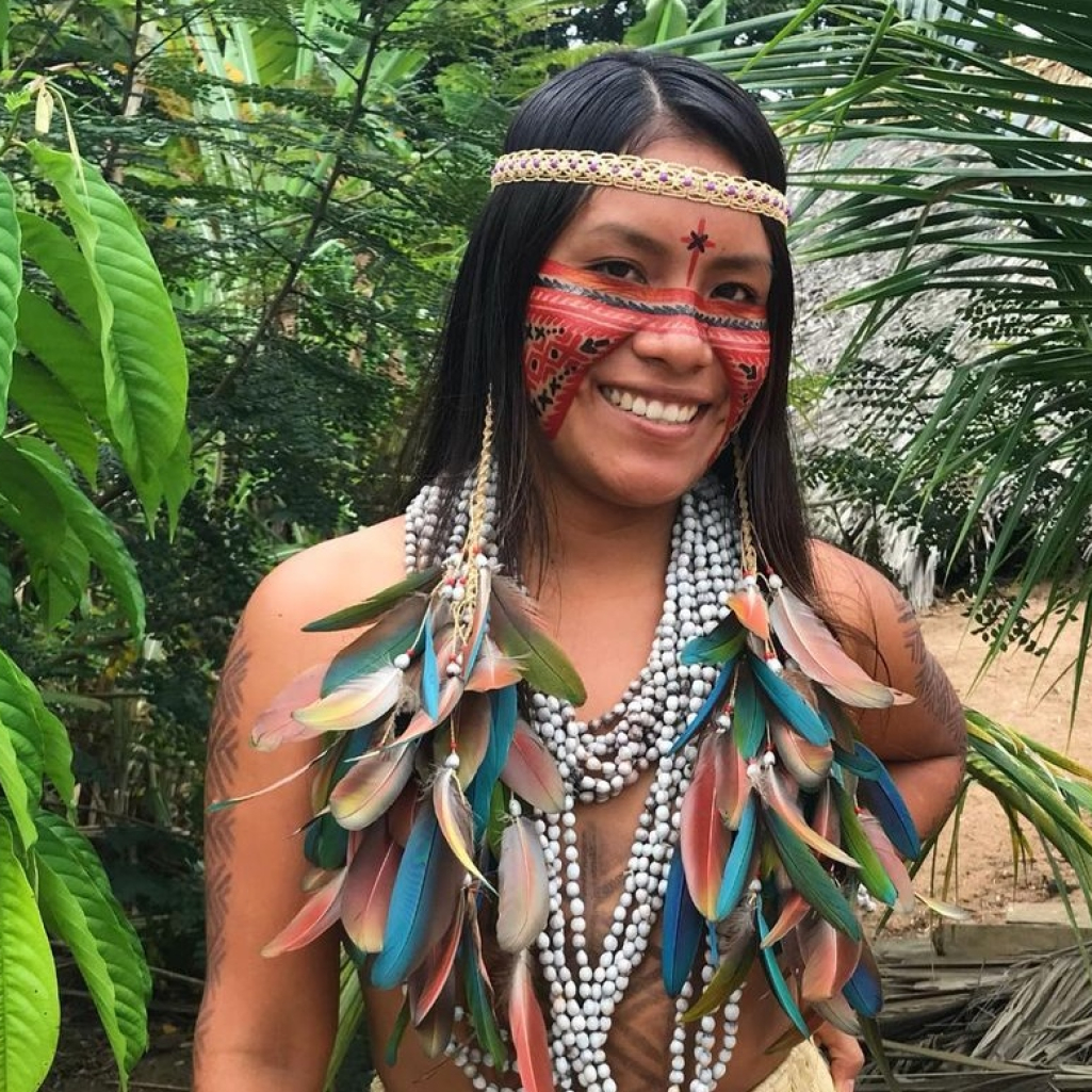 Cunhaporanga Tatuyo: Η ιθαγενής από τον Αμαζόνιο που έγινε influencer δείχνοντας τη ζωή στη ζούγκλα 