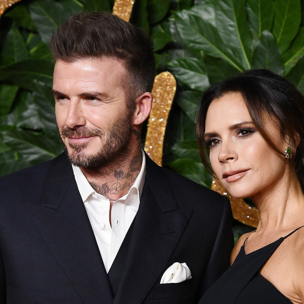O David Beckham κάνει το makeup της Victoria και είναι το απόλυτο #couplegoals