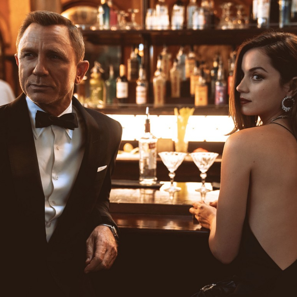 Ο νέος σκηνοθέτης του James Bond αλλάζει το παρελθόν "βιαστή" του 007 και δίνει βήμα στις γυναίκες