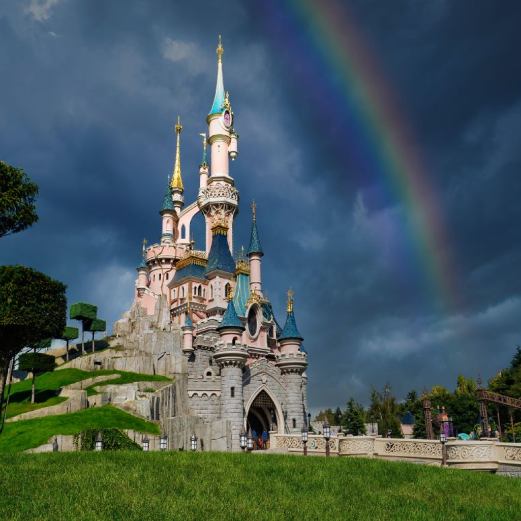 Η Disneyland Paris γιορτάζει τα 30 χρόνια λειτουργίας της με τα πιο υπέροχα κρυμμένα μηνύματα