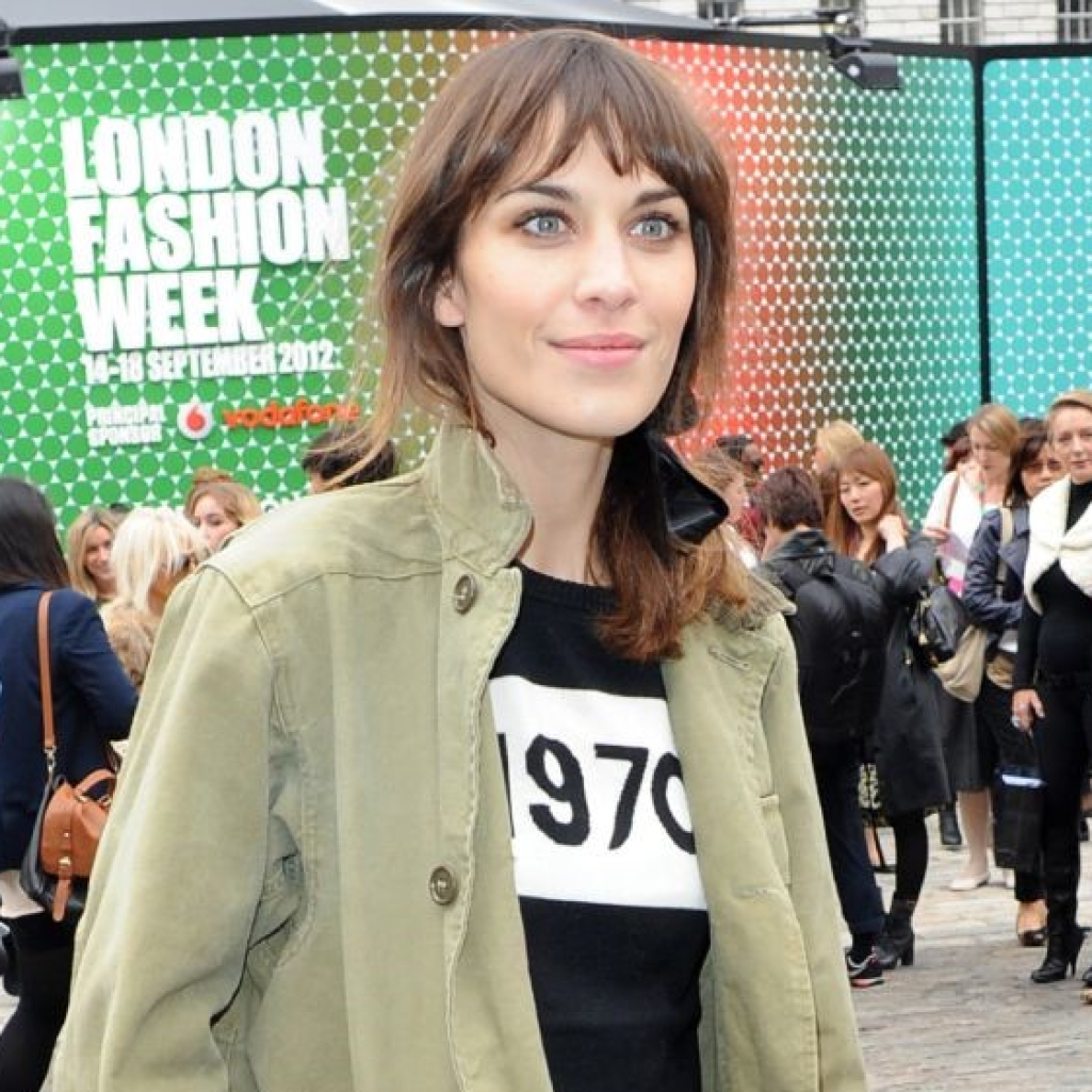 Το iconic πουλόβερ που αναζητά διακαώς κάθε fashion editor, 10 χρόνια μετά την κυκλοφορία του