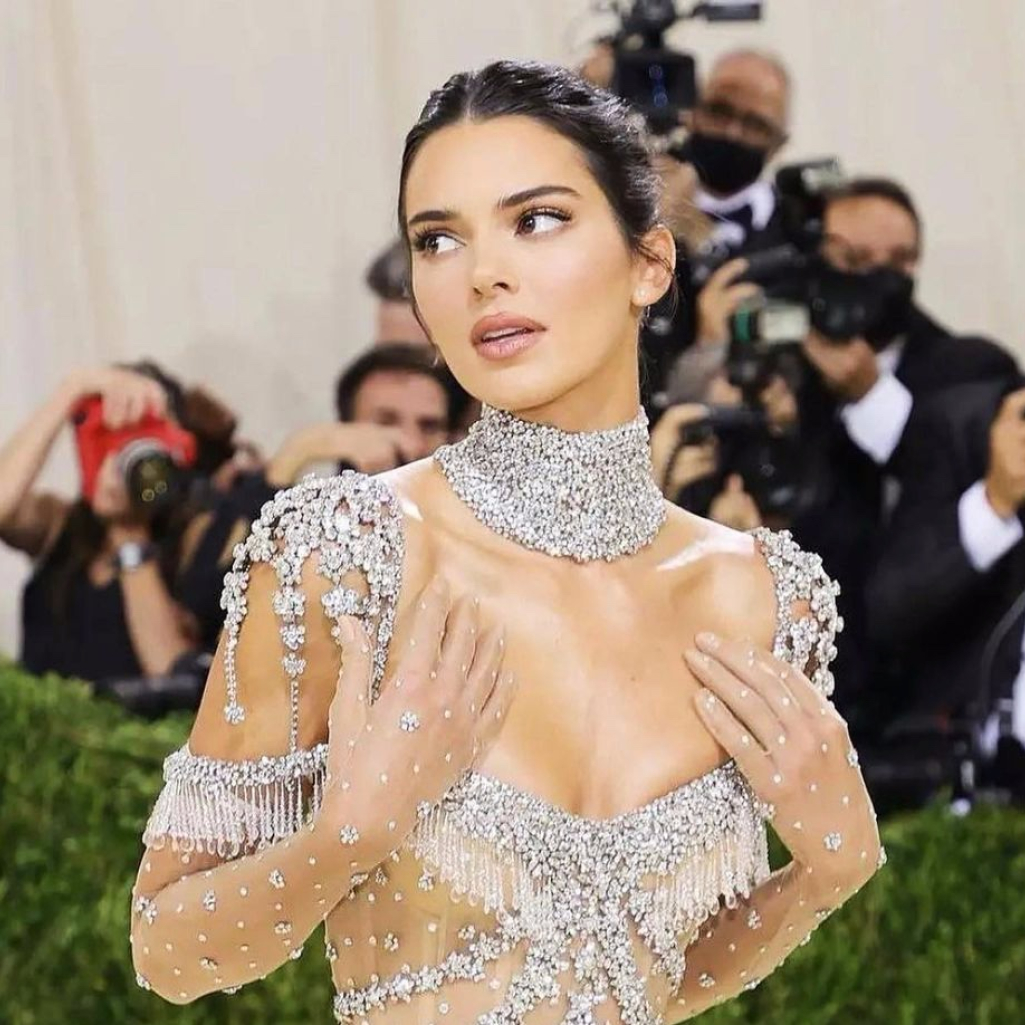 Ρουά ματ στα νύχια: To νέο manicure της Kendall Jenner είναι εμπνευσμένο από το σκάκι 