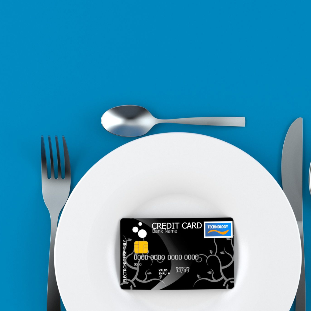 Διαβάστε το αργά και προσεκτικά: Κάθε εβδομάδα καταναλώνουμε ποσότητα πλαστικού ίση με μια πιστωτική κάρτα