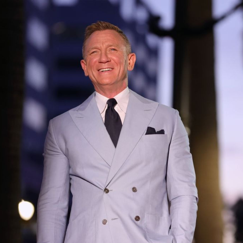 O Daniel Craig πήρε το αστέρι του στο Walk of Fame: «Είναι μεγάλη τιμή για μένα να σε πατάνε στο Hollywood»