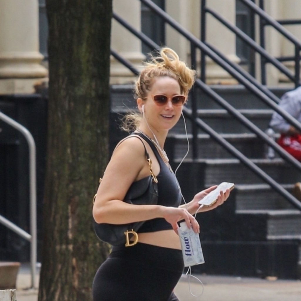 Η Jennifer Lawrence είναι μια cool έγκυος στους δρόμους της Νέας Υόρκης