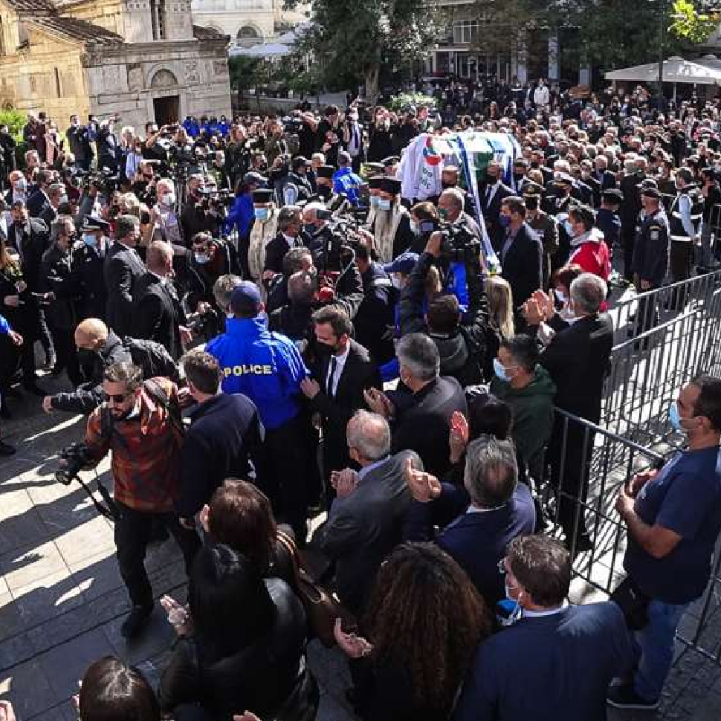 Φώφη Γεννηματά: Συγκίνηση στον τελευταίο αποχαιρετισμό