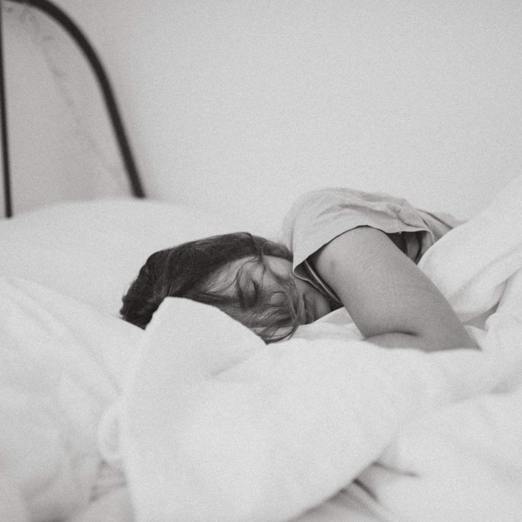 H μέθοδος «4-7-8» που θα σας βοηθήσει να κοιμηθείτε σε δευτερόλεπτα