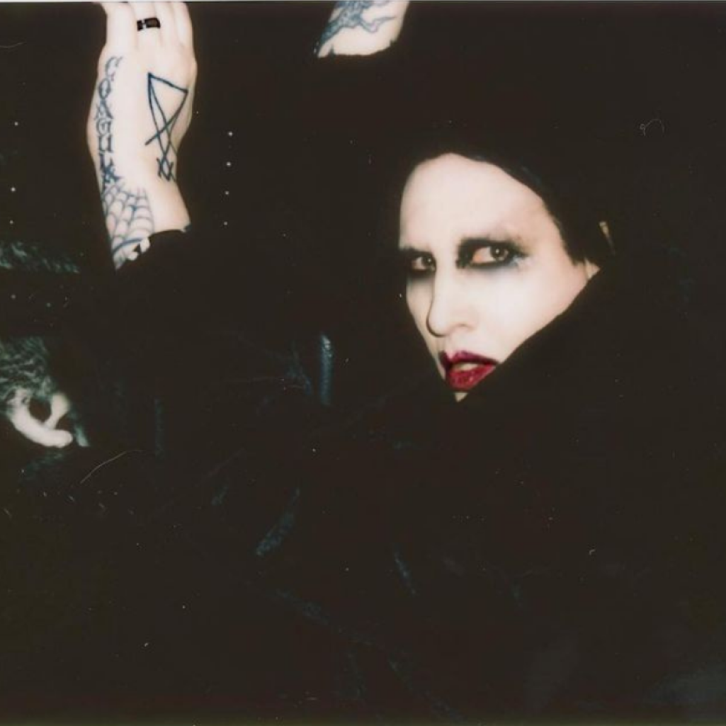 Μετά τις κατηγορίες για σεξουαλικα εγκλήματα, η αστυνομία έκανε έφοδο στο σπίτι του Marilyn Manson