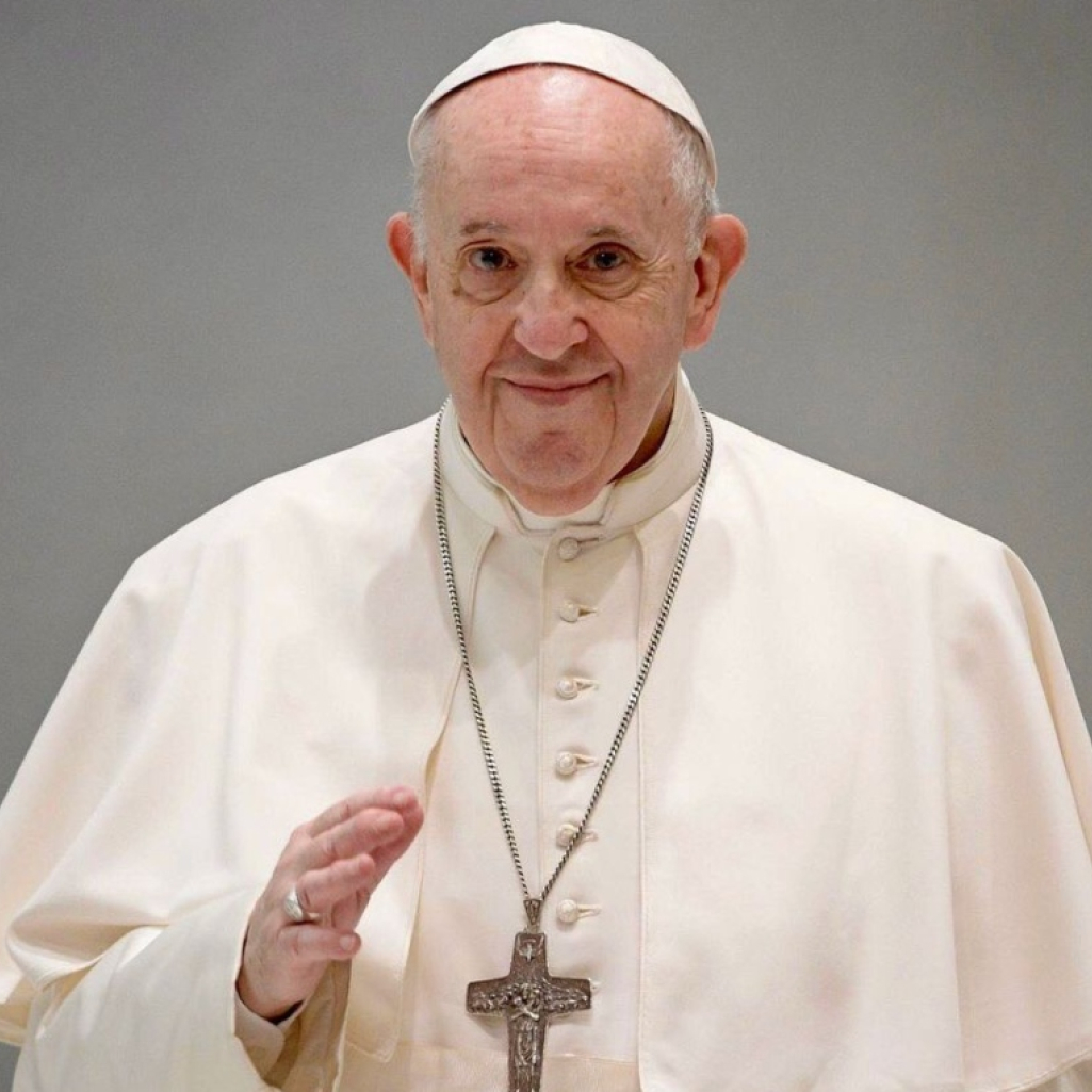 Είναι τόσο μεγάλο το burnout από τη δουλειά, που μέχρι κι ο Πάπας προσεύχεται για εμάς