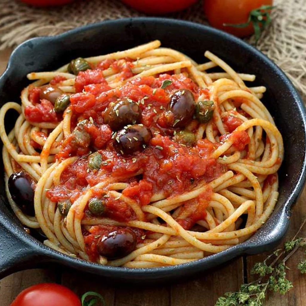 Σπαγγέτι αλά πουτανέσκα: Ένα από τα πιο διάσημα και διαδεδομένα ιταλικά φαγητά