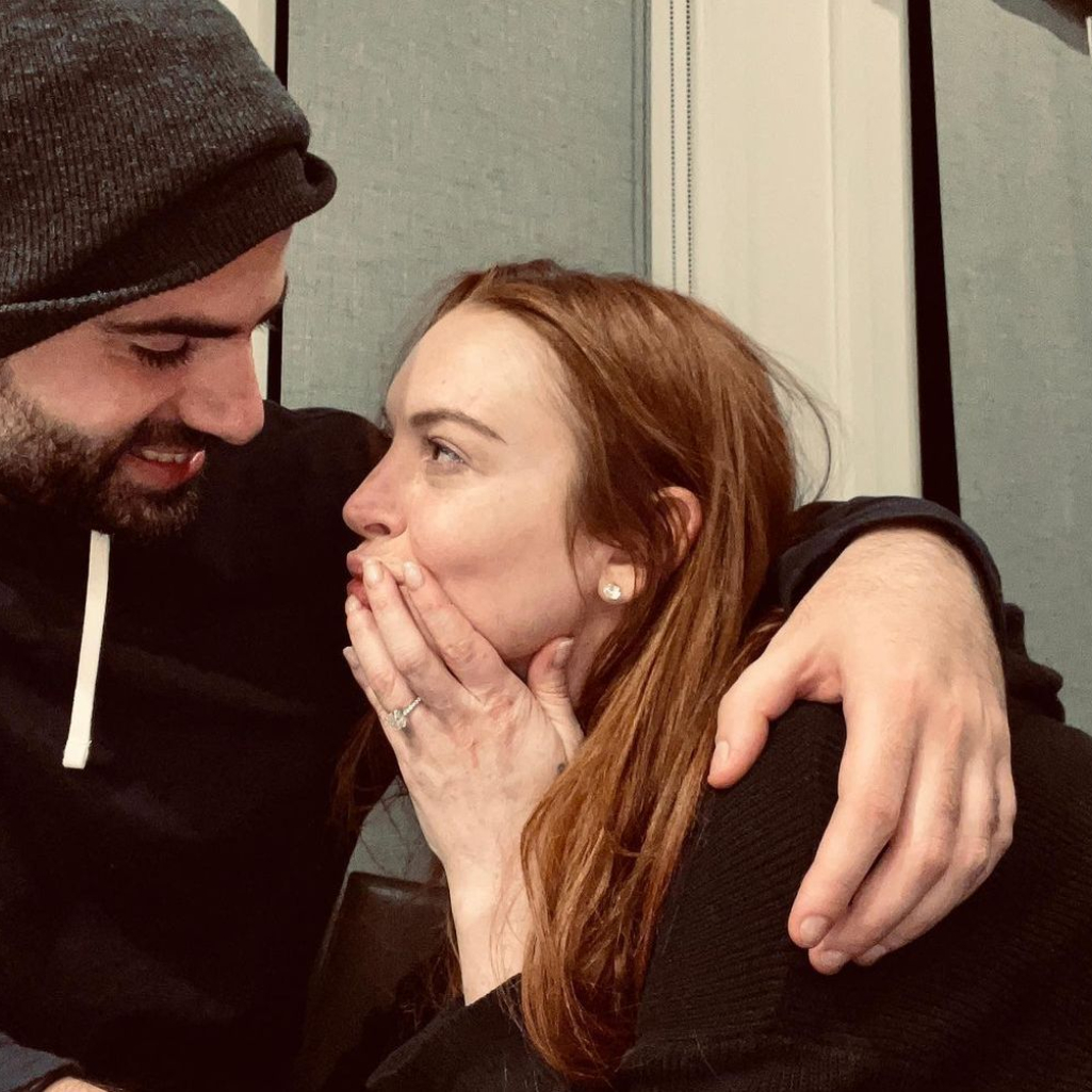 H Lindsay Lohan αρραβωνιάστηκε και το ανακοίνωσε με το πιο ρομαντικό post στο Instagram