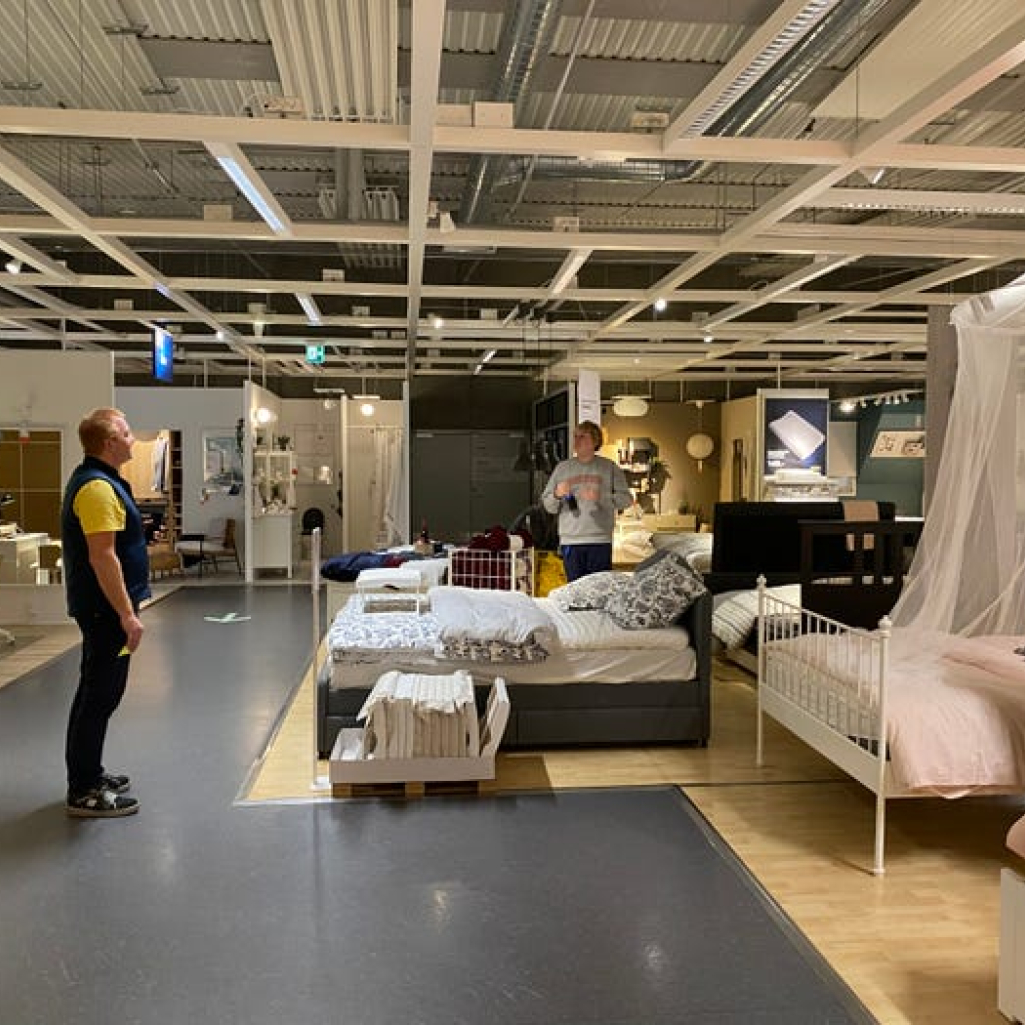 Εγκλωβισμένοι στο IKEA: 31 άνθρωποι στη Δανία έζησαν το καλύτερο sleepover της ζωής τους εξαιτίας μιας χιονοθύελλας