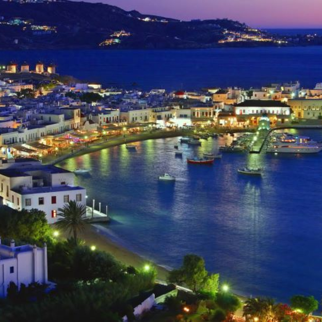 the-port-of-mykonos-in-the-cyclades.jpg