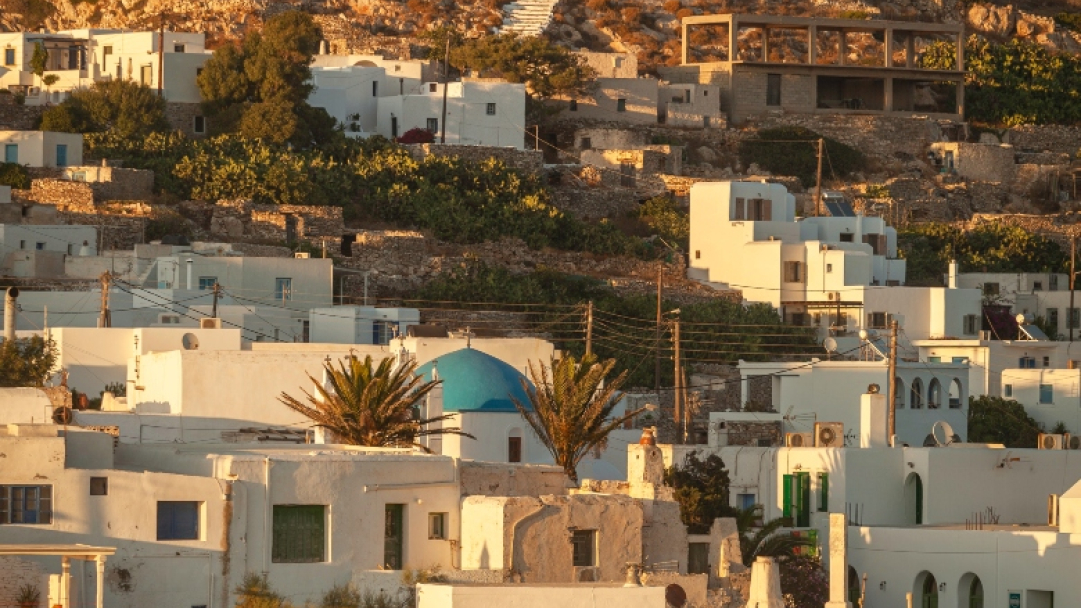 Λίγο κρασί, λίγο θάλασσα και την ησυχία μου - Το ιδανικό νησί των Κυκλάδων για διακοπές με χαλαρούς ρυθμούς