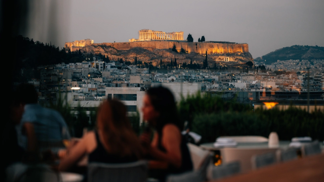 Γαστρονομία από ψηλά: Οι τρεις hot ταράτσες της πόλης που πρέπει να επισκεφτείς φέτος