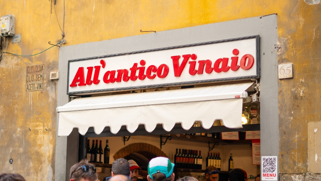 All’Antico Vinaio: Επισκεφθήκαμε το πιο διάσημο street food της Ιταλίας - Εκεί όπου οι τουρίστες στήνονται στις ουρές για μία φοκάτσια
