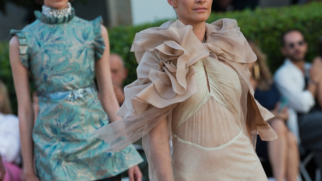 Hautes Grecians 2026: To fashion show των Deux Hommes - Δείτε το βίντεο