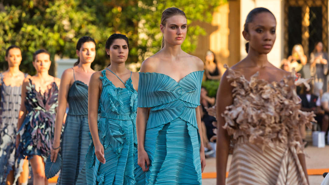 Hautes Grecians 2026: Τα beauty looks που ξεχώρισαν στο catwalk