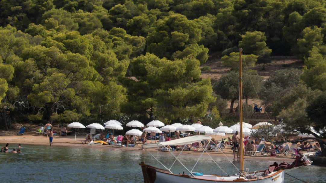 Οι καλύτερες παραλίες στις Σπέτσες