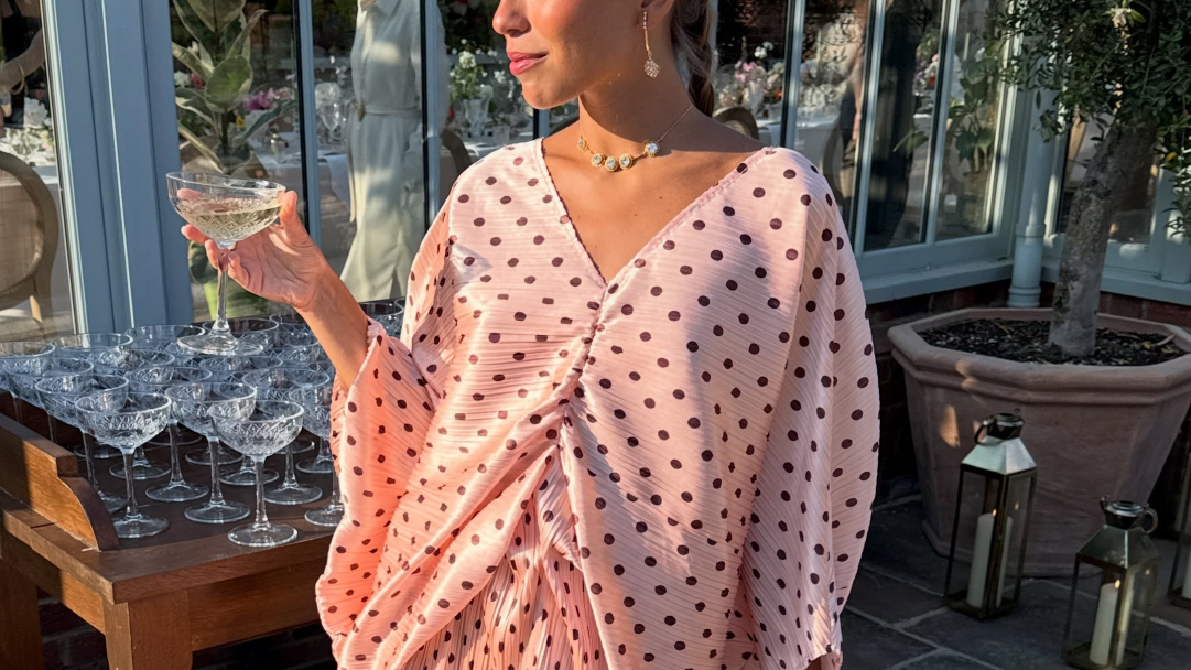 Γαλλικό μανικιούρ με ροζ βάση: 10 looks που δείχνουν πάντα chic