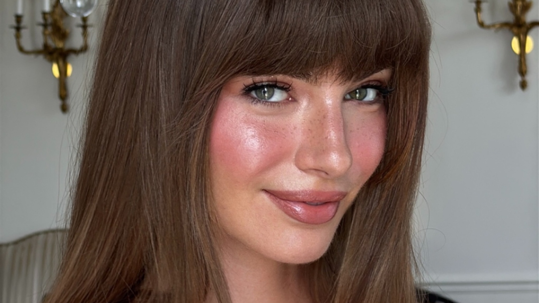 5 highlighter stick που υπάρχουν στο kit κάθε makeup artist