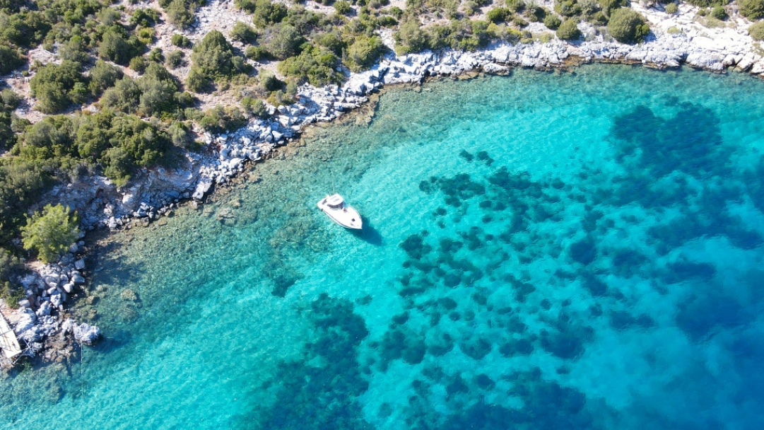 «Δεν είναι οι Κυκλάδες»: Το ελληνικό νησί που ανακηρύχθηκε ο κορυφαίος προορισμός του 2026