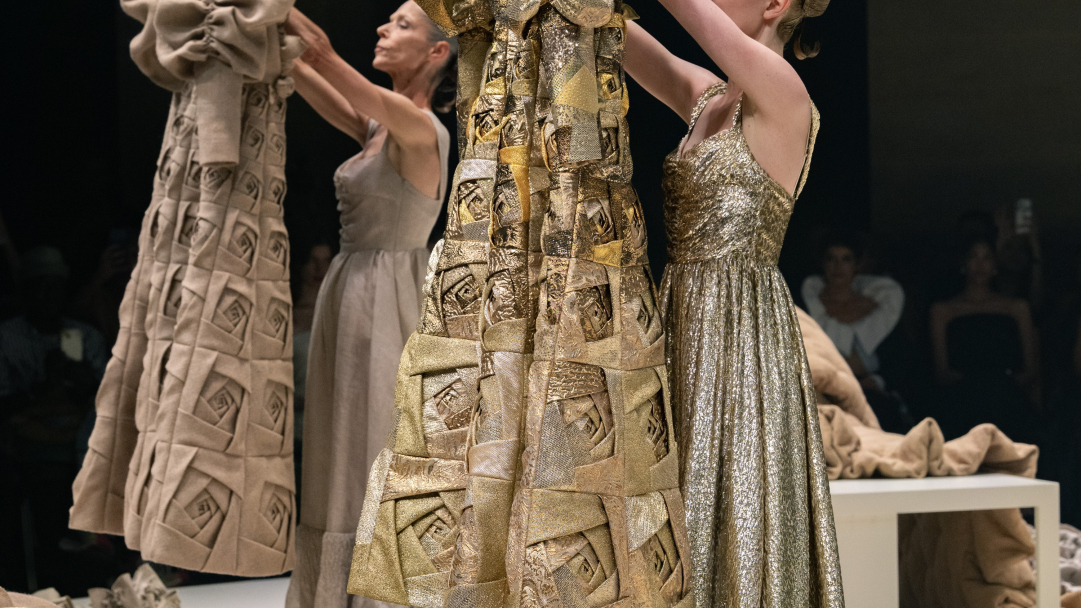 «Viktor&Rolf: Spectrum»: Η πρώτη μεγάλη έκθεση του οίκου έρχεται στην Ιταλία